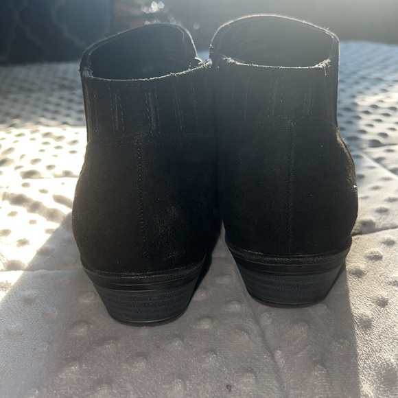 Black small heeled boots - Picture 3 of 5
